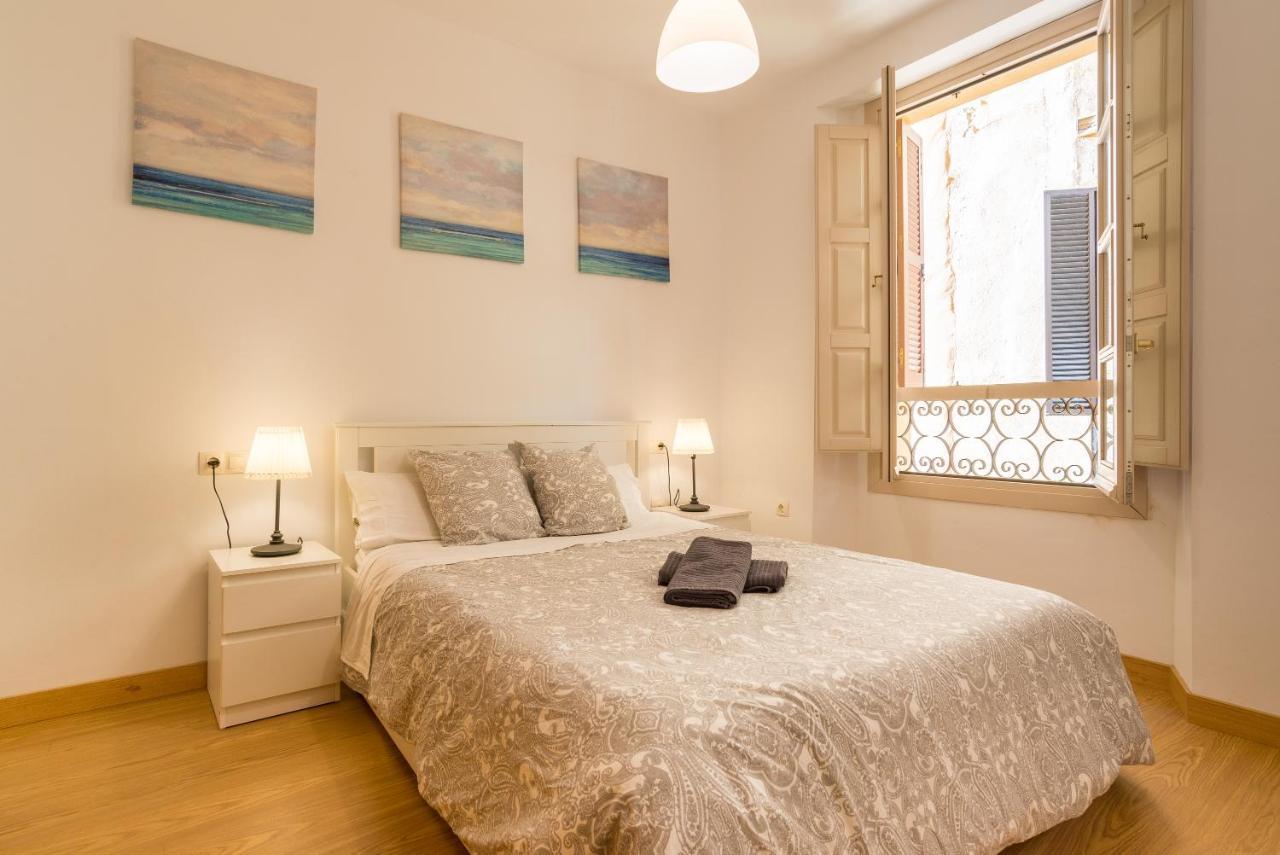 Acogedor apartamento en el centro histórico de Málaga - Mitjana Appartamento Esterno foto