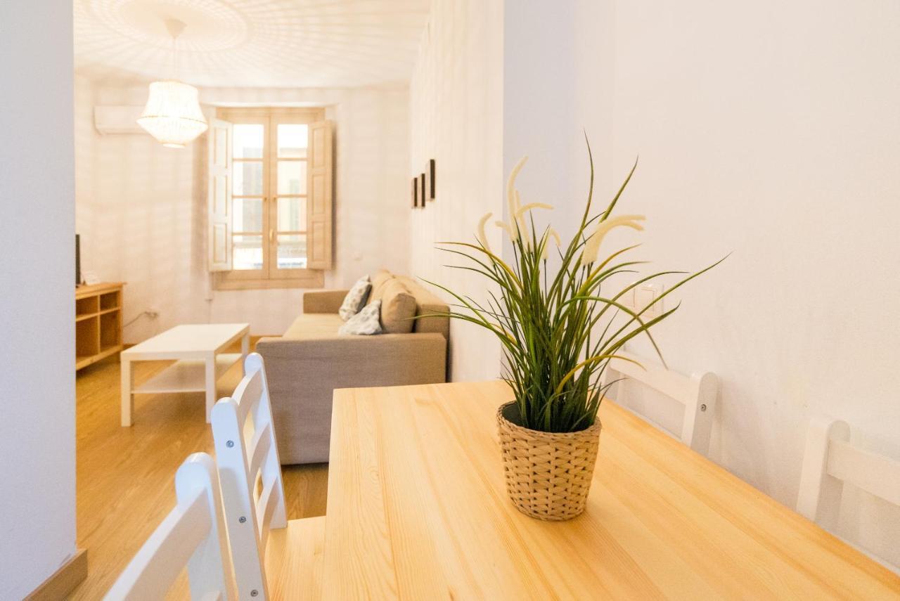 Acogedor apartamento en el centro histórico de Málaga - Mitjana Appartamento Esterno foto